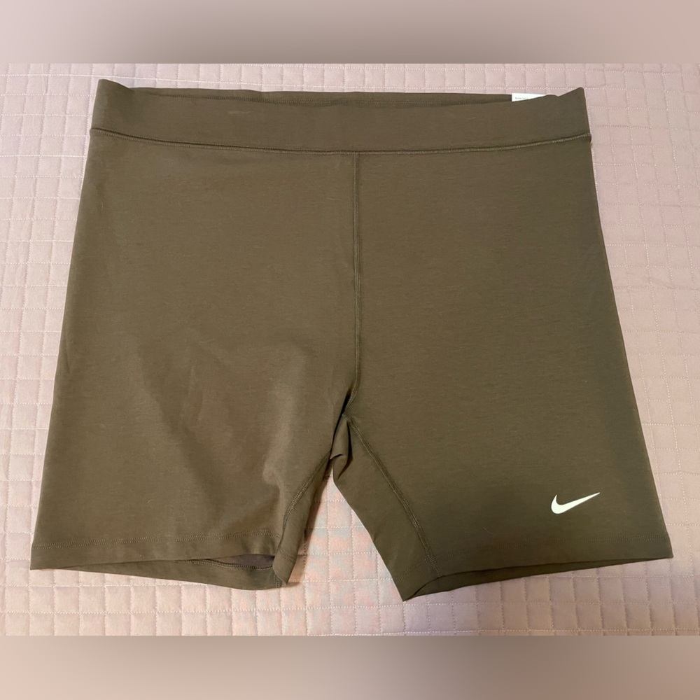 Nike Women’s Biker Shorts